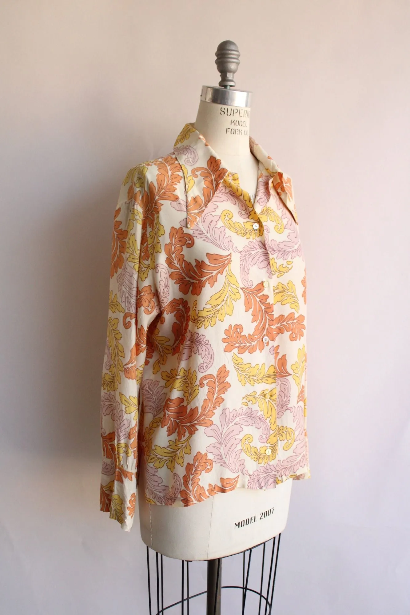 Vintage 1970s Dagger Collar Leaf Print Button Down Shirt