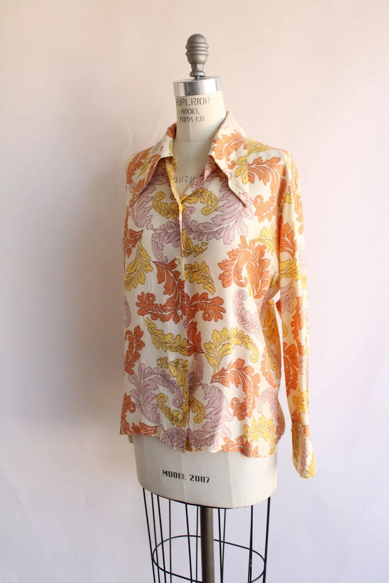 Vintage 1970s Dagger Collar Leaf Print Button Down Shirt